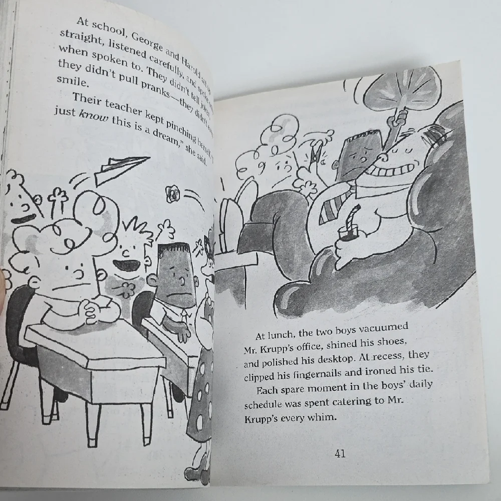 Captain Underpants - First Epic Novel By Dav Pilkey - Chapter Book